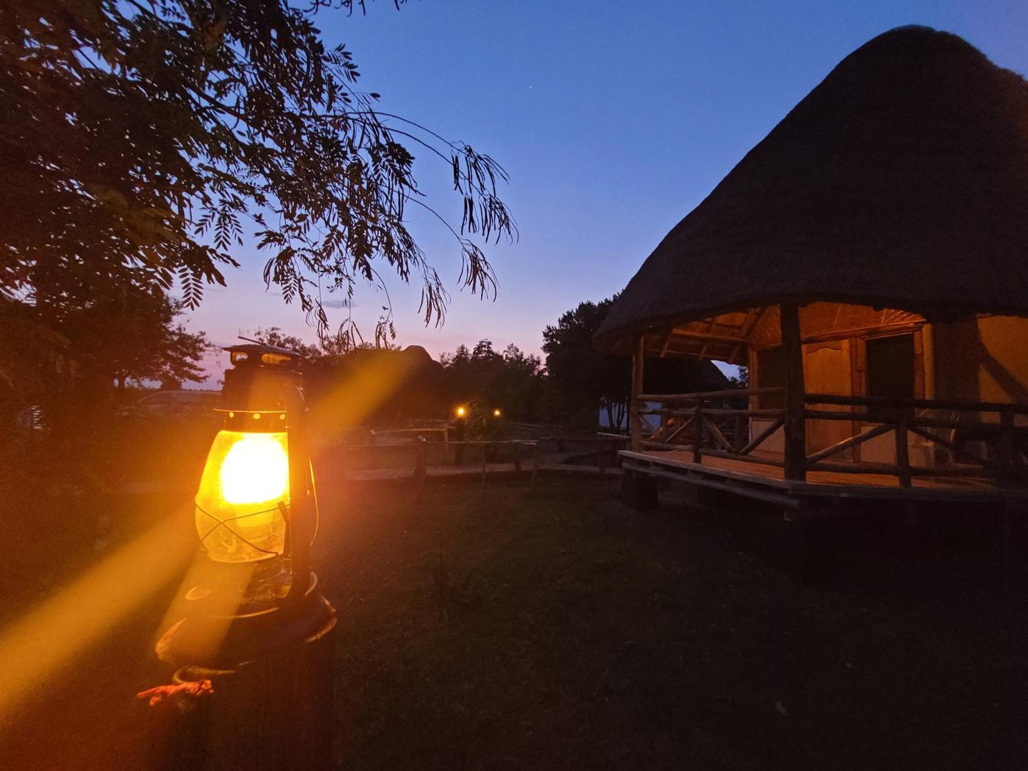 Songbird Safari Lodge & Campsite Katunguru Exterior foto