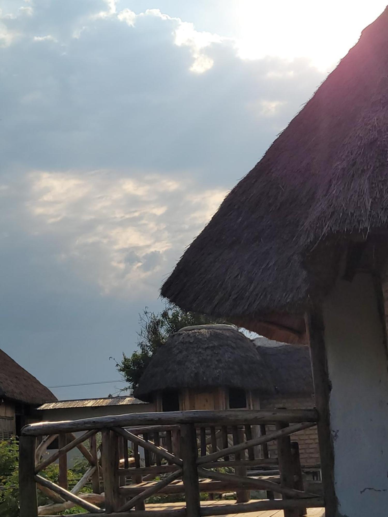 Songbird Safari Lodge & Campsite Katunguru Exterior foto